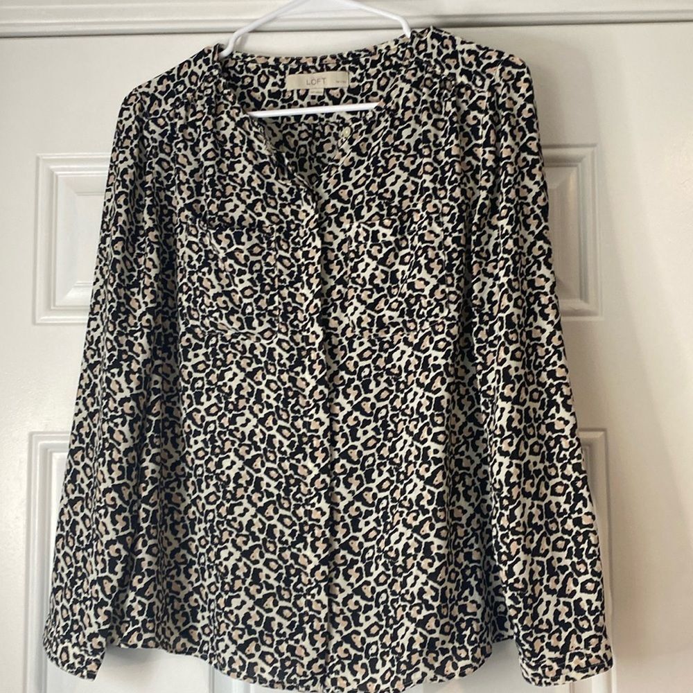 Loft Animal Print Long Sleeve Button Up Blouse Top Size Small